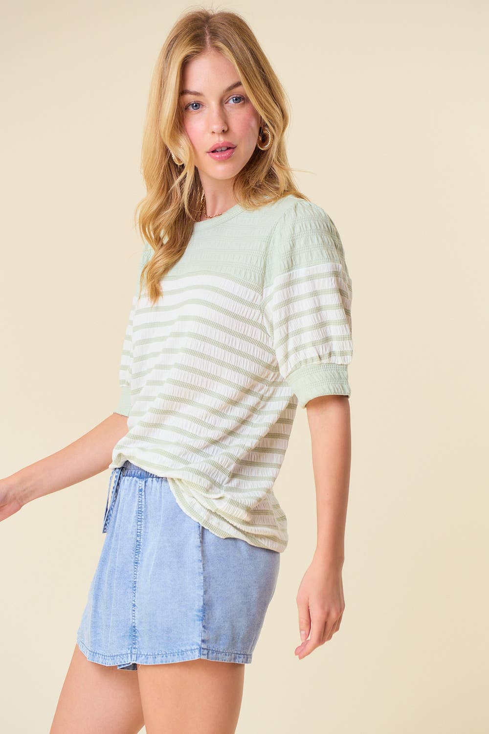 STRIPED PUFF SLEEVE KNIT TOP