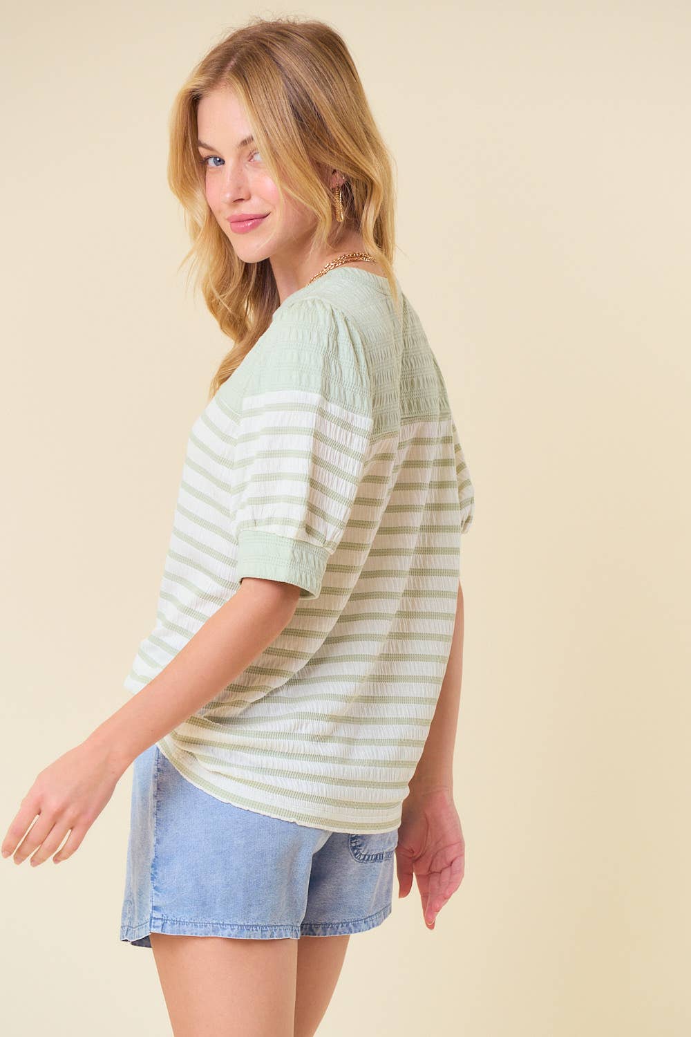 STRIPED PUFF SLEEVE KNIT TOP